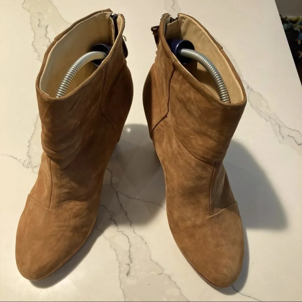 RAG & BONE Tan Suede Sz 9.5 Stacked 3” Heel Booties